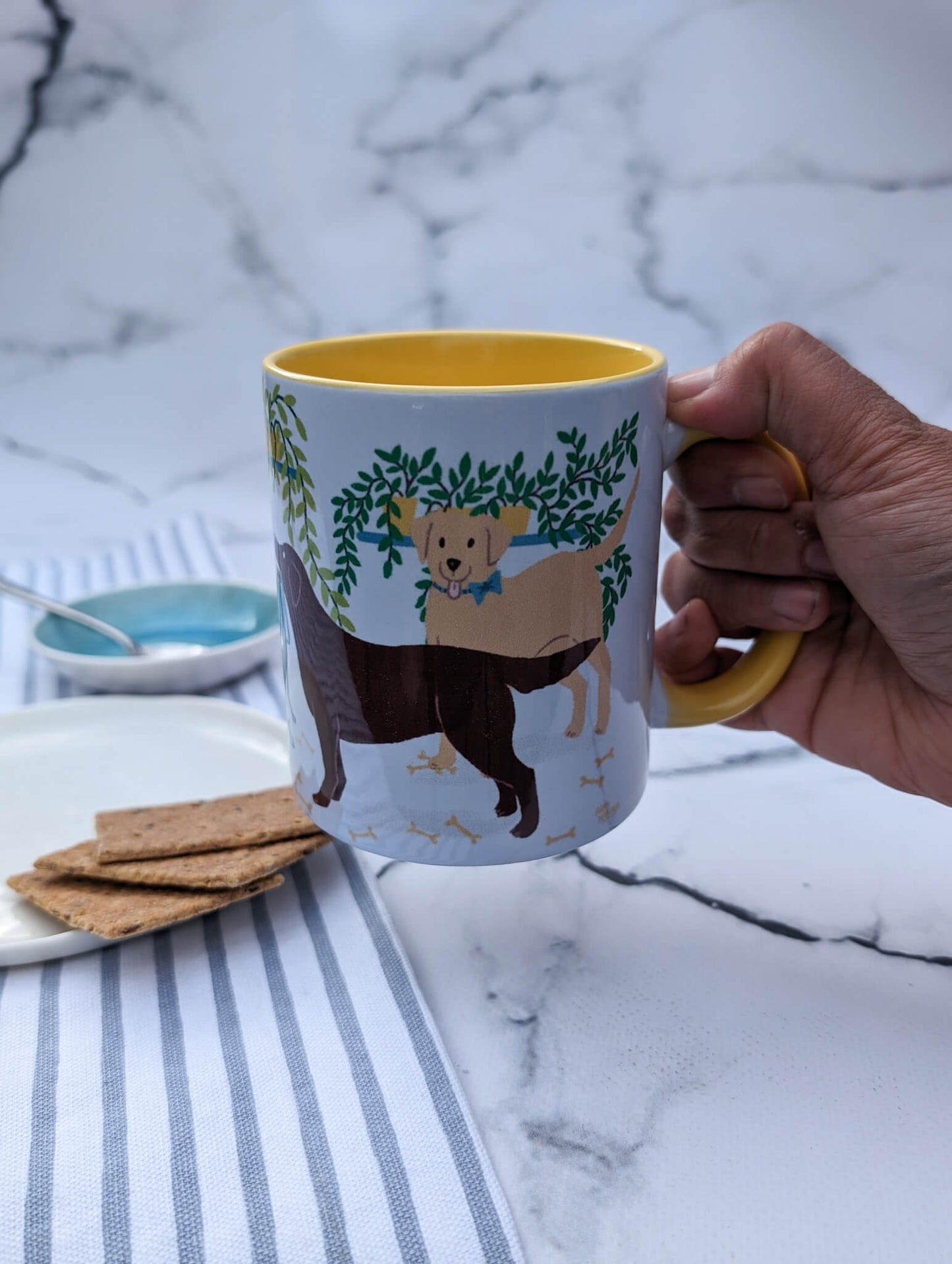 Labrador Retriever plant pups (yellow accents) – ceramic mug